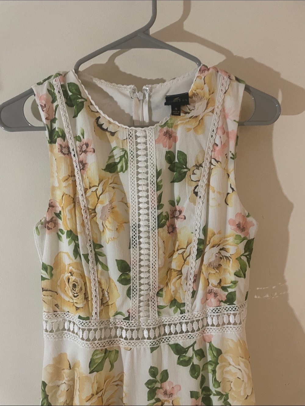 Disney Belle Yellow Rose Lace Fit & Flare Dress Women’s Small - Picture 9 of 11